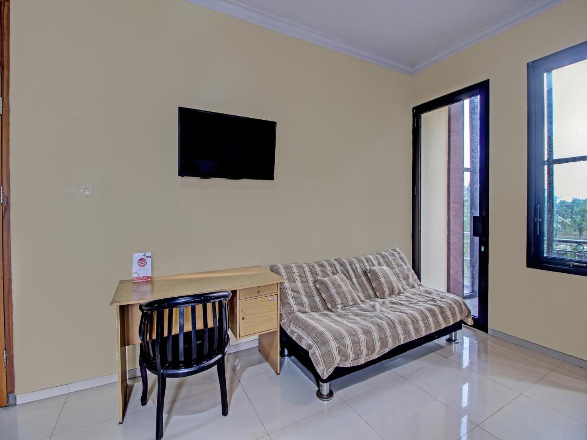 Collection O 91666 Meyli Hotel