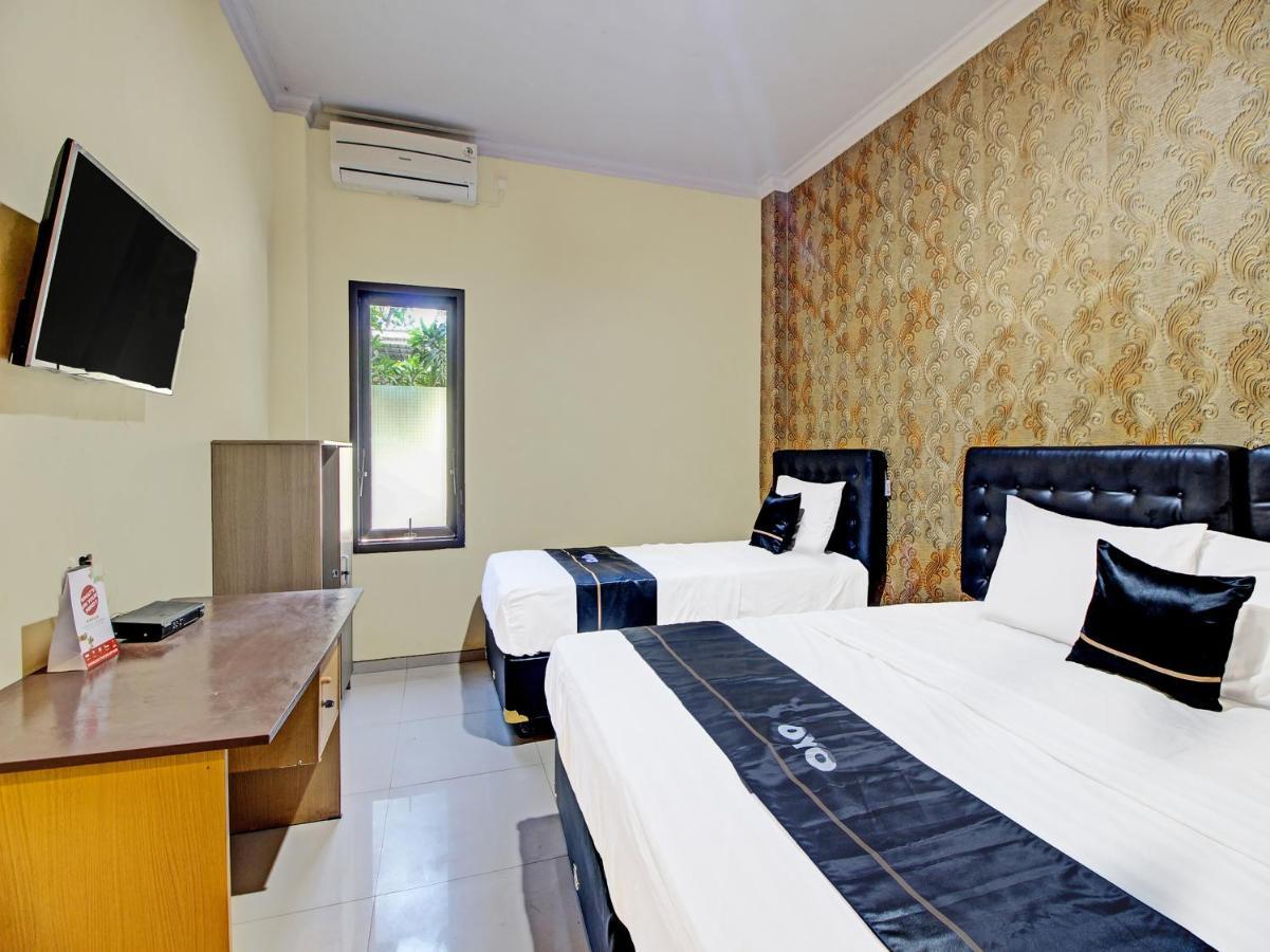 Hotel Collection O 91666 Meyli